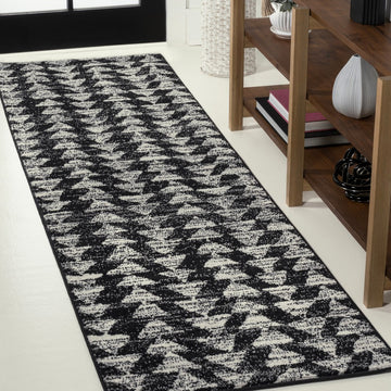 Aisha Moroccan Triangle Geometric Area Rug
